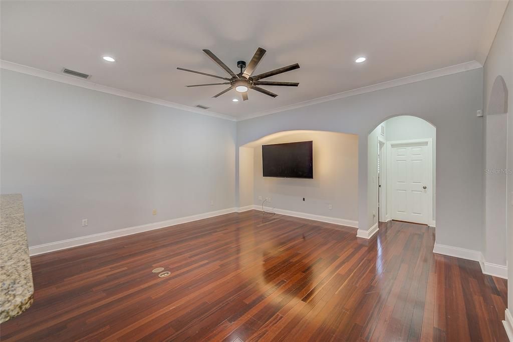 For Rent: $5,000 (4 beds, 2 baths, 2655 Square Feet)