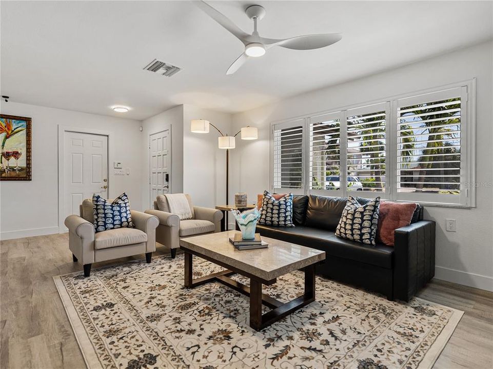 待售: $659,900 (2 贝兹, 2 浴室, 1518 平方英尺)