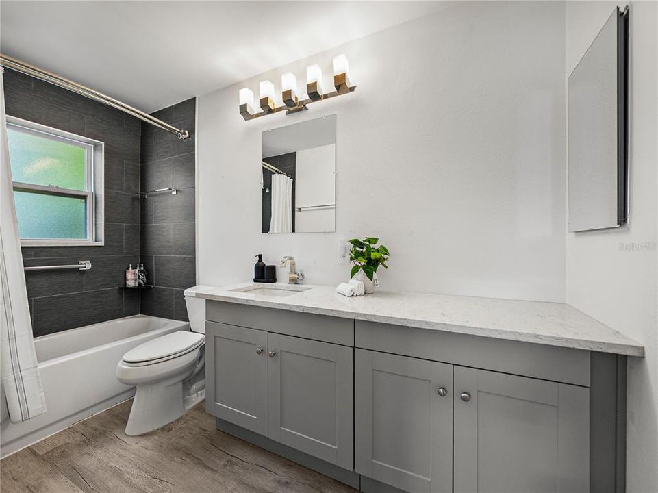 待售: $659,900 (2 贝兹, 2 浴室, 1518 平方英尺)