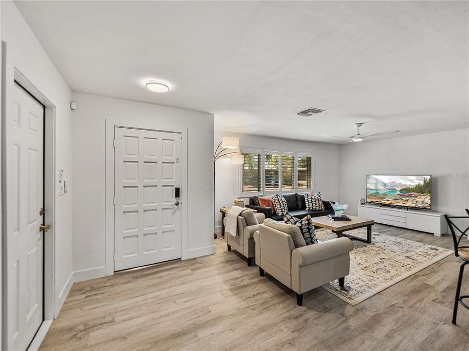 待售: $659,900 (2 贝兹, 2 浴室, 1518 平方英尺)