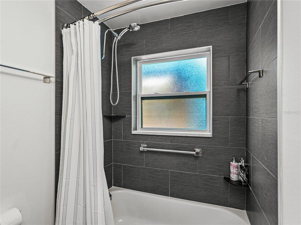 待售: $659,900 (2 贝兹, 2 浴室, 1518 平方英尺)