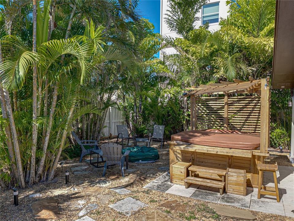 待售: $659,900 (2 贝兹, 2 浴室, 1518 平方英尺)