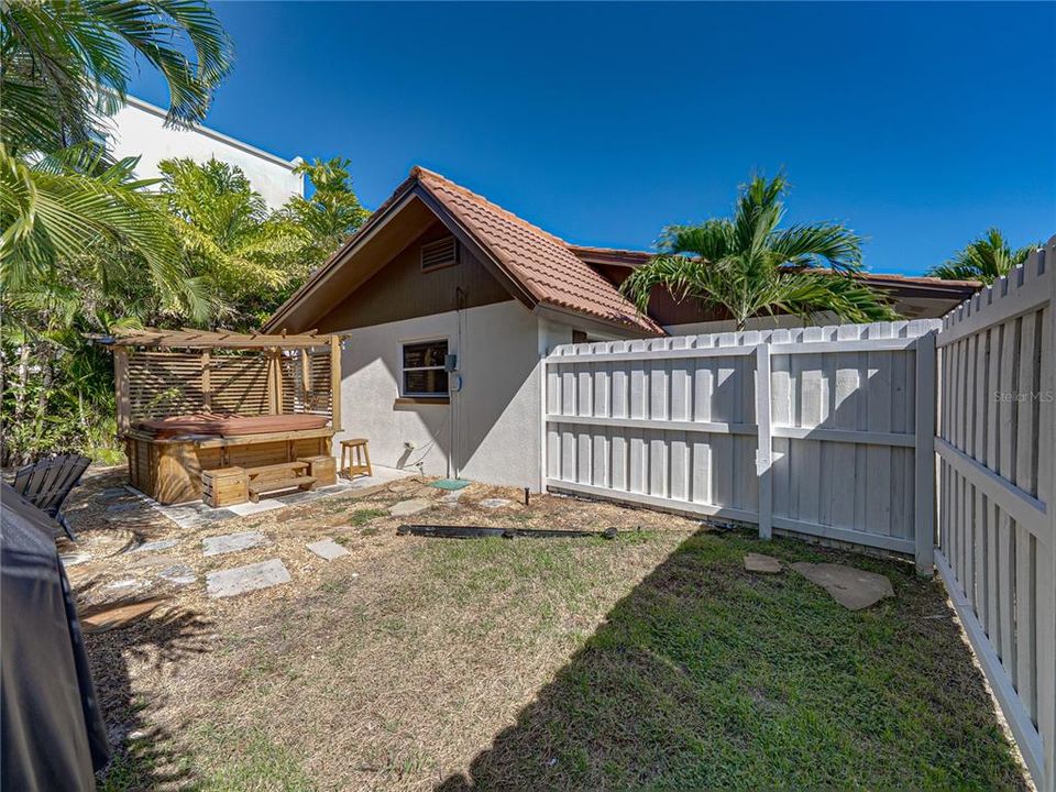 待售: $659,900 (2 贝兹, 2 浴室, 1518 平方英尺)