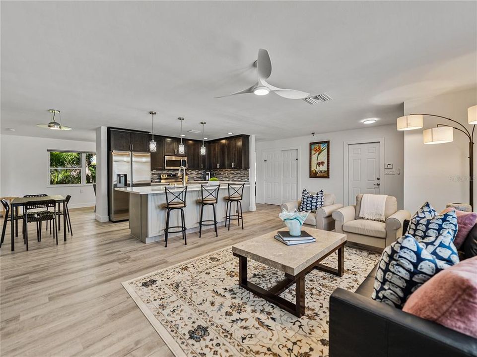 待售: $659,900 (2 贝兹, 2 浴室, 1518 平方英尺)