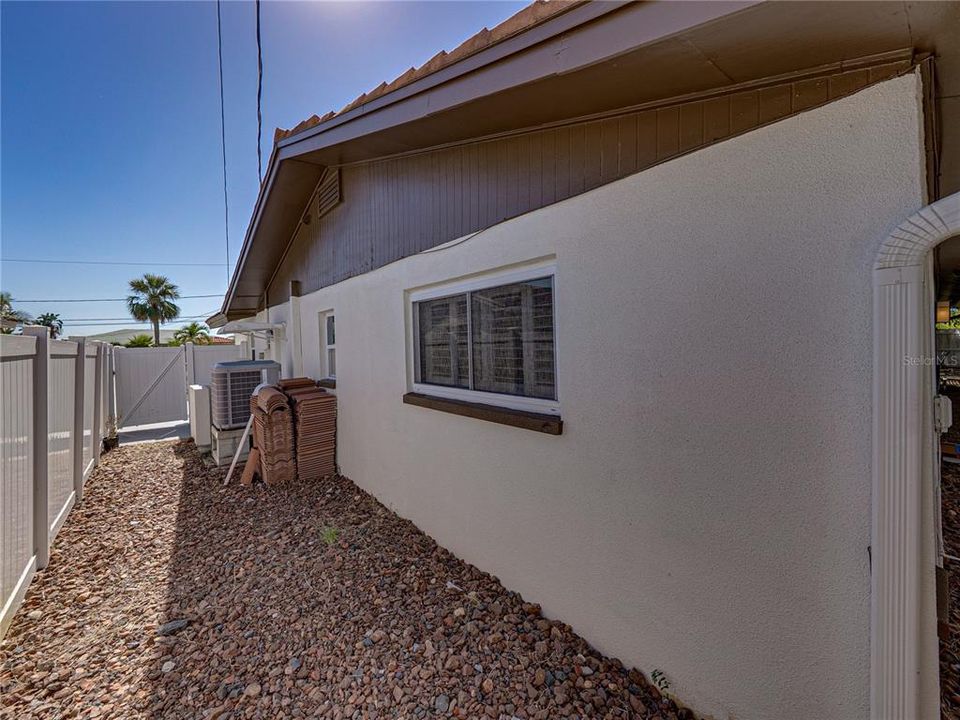 待售: $659,900 (2 贝兹, 2 浴室, 1518 平方英尺)