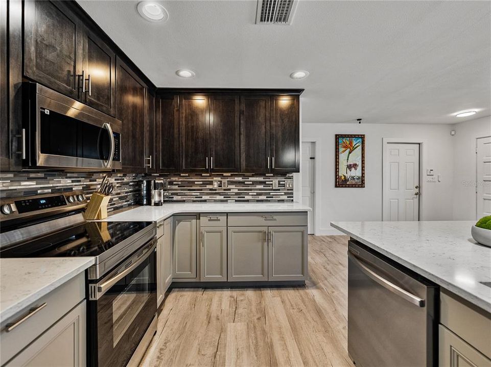 待售: $659,900 (2 贝兹, 2 浴室, 1518 平方英尺)