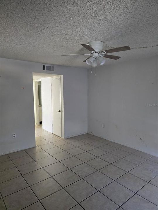 待售: $199,900 (2 贝兹, 2 浴室, 1280 平方英尺)