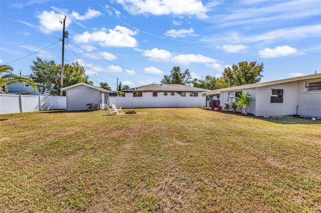 For Sale: $210,000 (2 beds, 1 baths, 918 Square Feet)