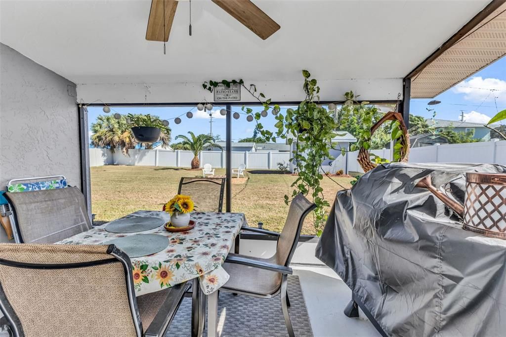 For Sale: $210,000 (2 beds, 1 baths, 918 Square Feet)