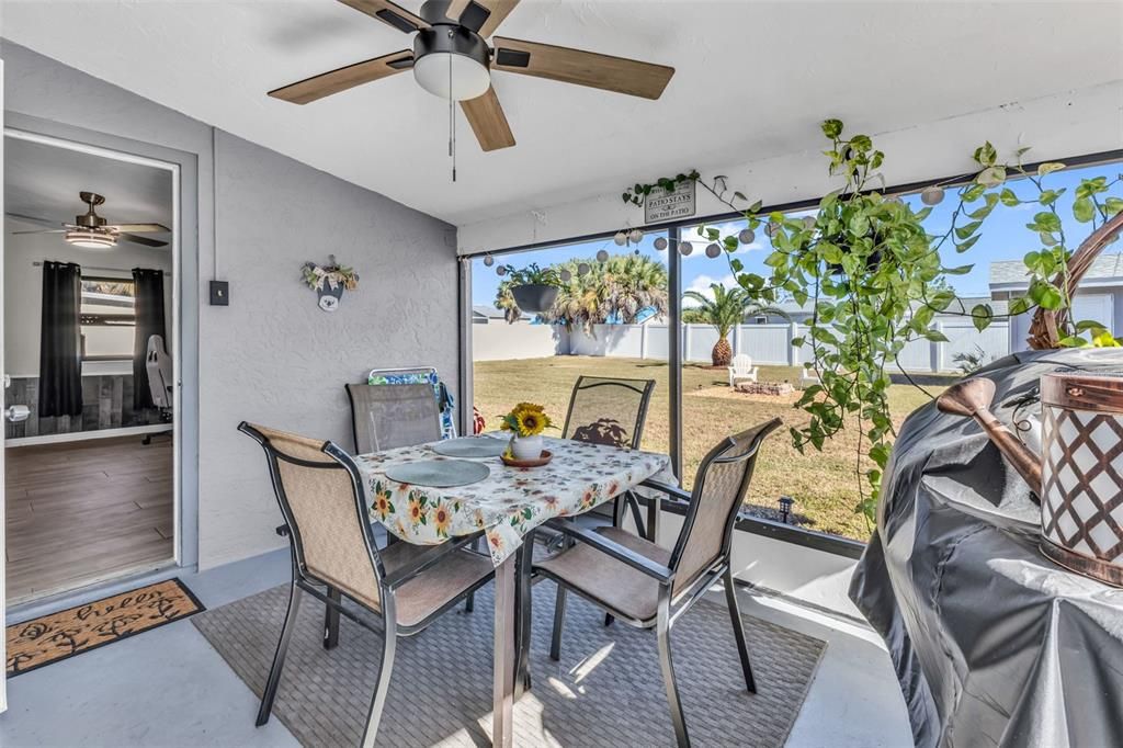 For Sale: $210,000 (2 beds, 1 baths, 918 Square Feet)