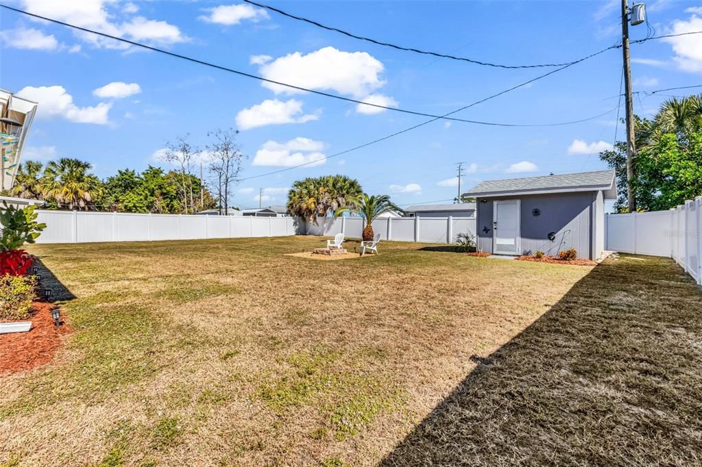 For Sale: $210,000 (2 beds, 1 baths, 918 Square Feet)