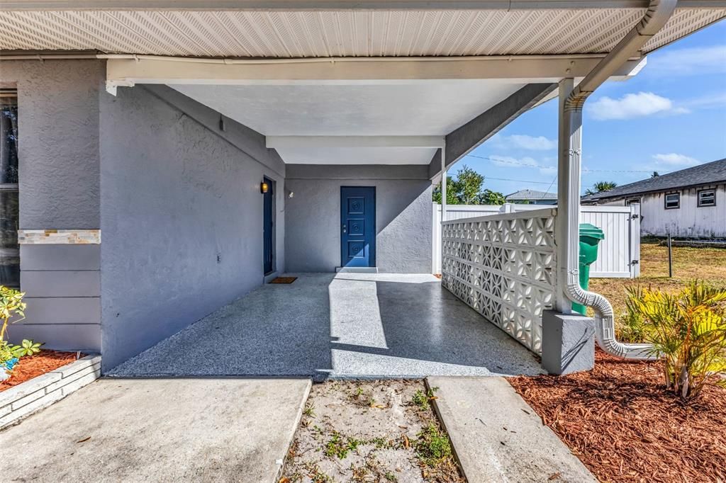 For Sale: $210,000 (2 beds, 1 baths, 918 Square Feet)