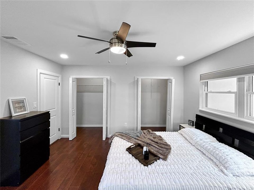 Active With Contract: $529,900 (3 beds, 3 baths, 2071 Square Feet)