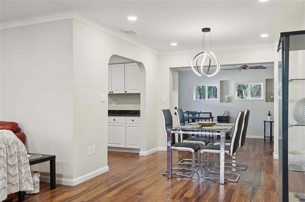 Active With Contract: $529,900 (3 beds, 3 baths, 2071 Square Feet)