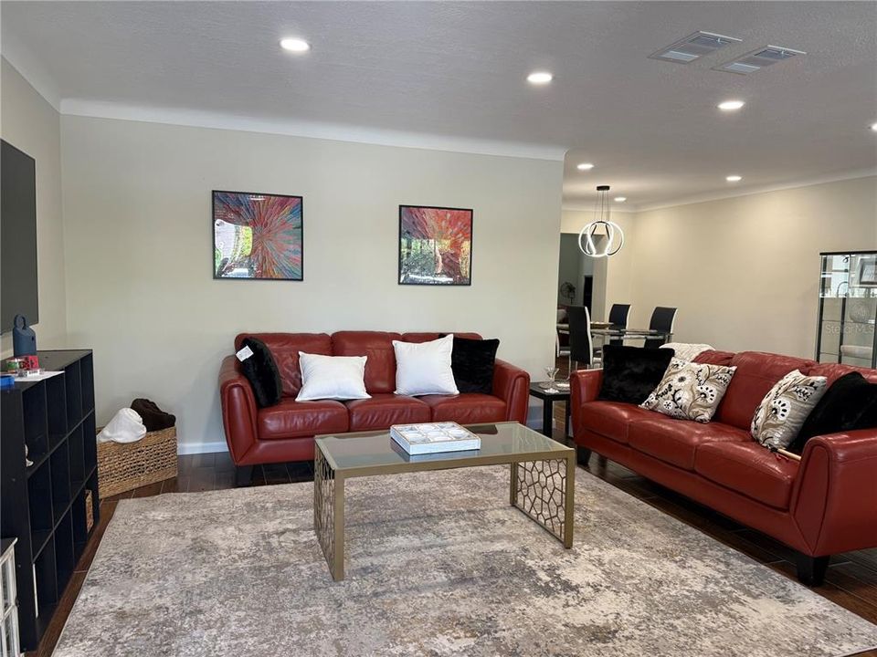 Active With Contract: $529,900 (3 beds, 3 baths, 2071 Square Feet)