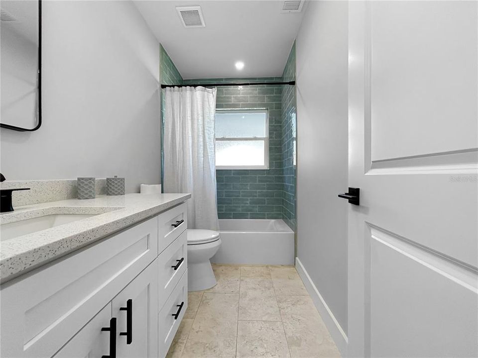 Active With Contract: $529,900 (3 beds, 3 baths, 2071 Square Feet)