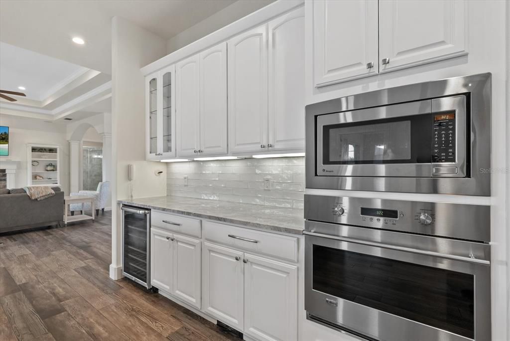 待售: $1,795,000 (3 贝兹, 2 浴室, 2433 平方英尺)