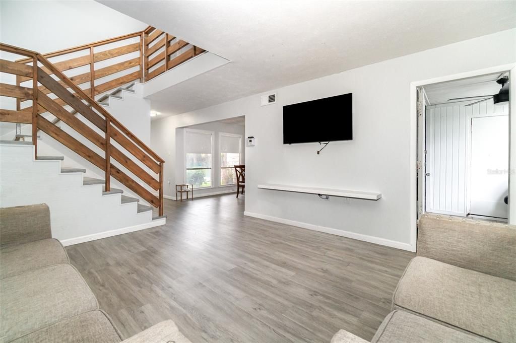 For Sale: $145,000 (3 beds, 2 baths, 1509 Square Feet)