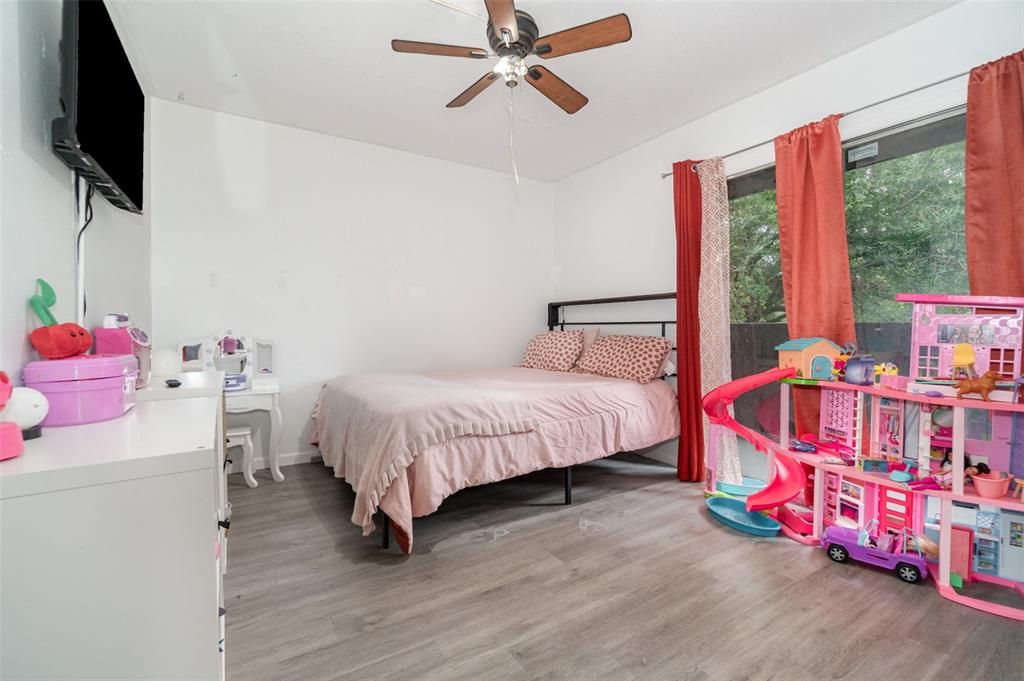 For Sale: $145,000 (3 beds, 2 baths, 1509 Square Feet)