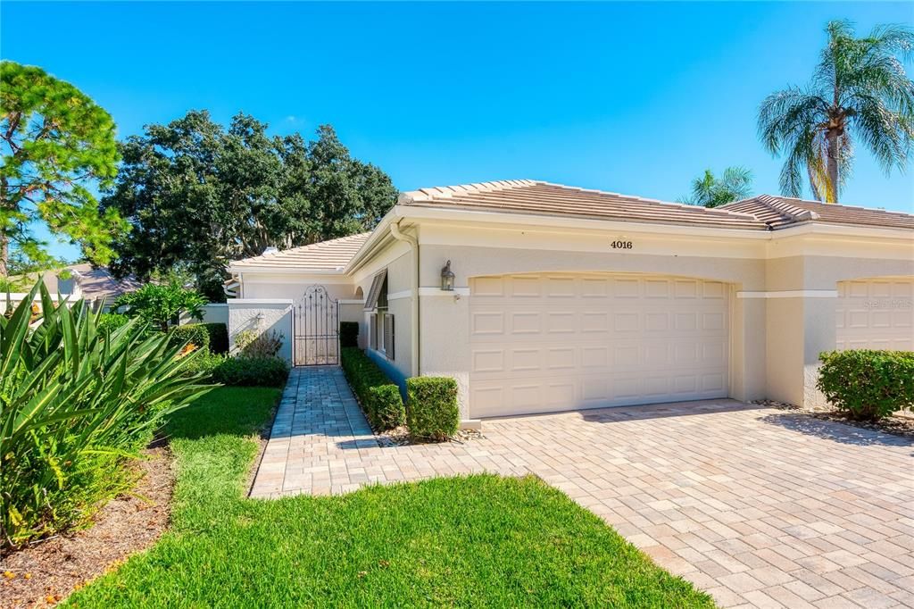 Active With Contract: $425,000 (3 beds, 2 baths, 1628 Square Feet)