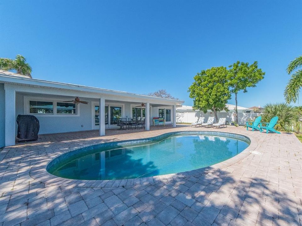 На продажу: $1,349,000 (3 спален, 2 ванн, 1870 Квадратных фут)