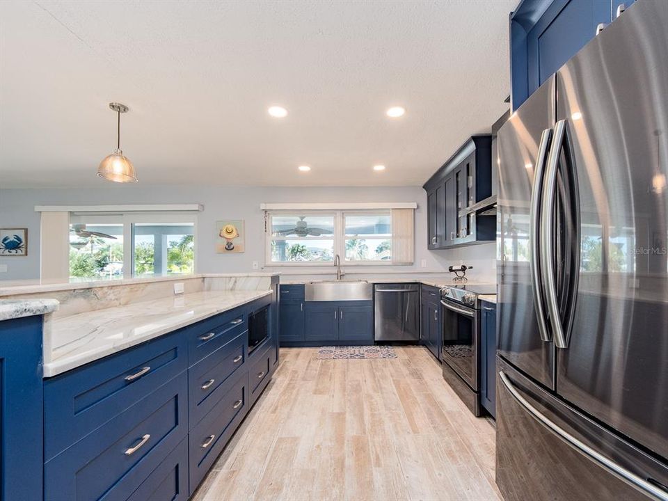 На продажу: $1,349,000 (3 спален, 2 ванн, 1870 Квадратных фут)