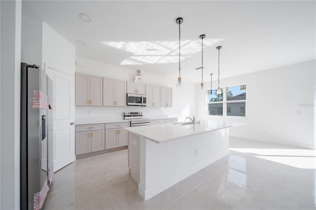 На продажу: $429,000 (3 спален, 2 ванн, 1750 Квадратных фут)