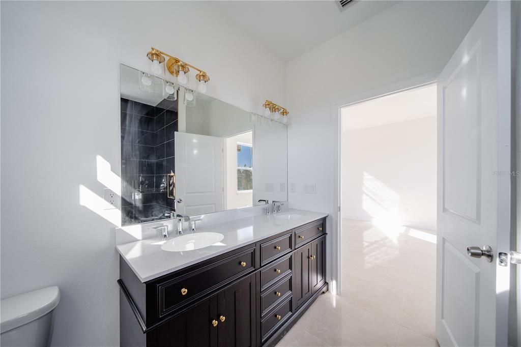 На продажу: $429,000 (3 спален, 2 ванн, 1750 Квадратных фут)