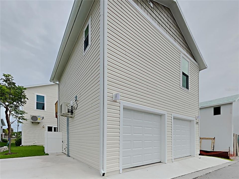 Active With Contract: $880,000 (7 beds, 0 baths, 3334 Square Feet)