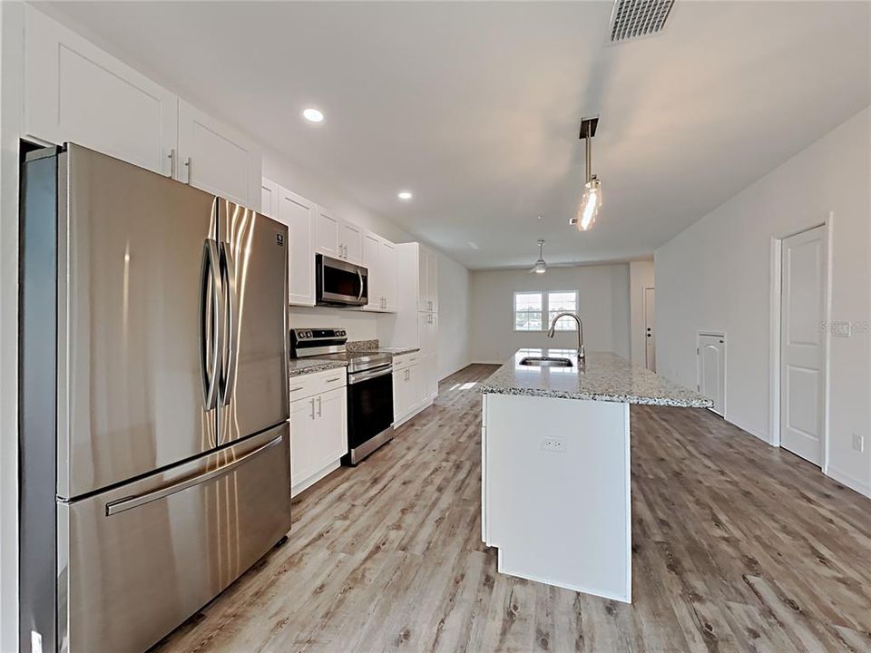 Active With Contract: $880,000 (7 beds, 0 baths, 3334 Square Feet)