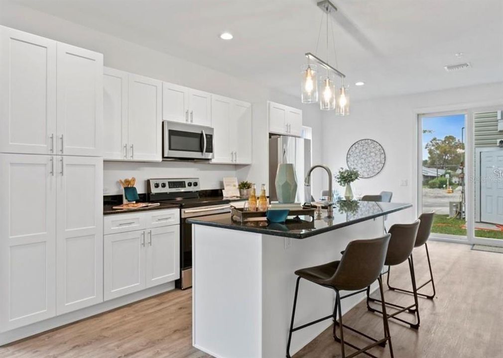 Active With Contract: $880,000 (7 beds, 0 baths, 3334 Square Feet)