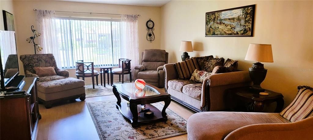 En Renta: $2,250 (2 camas, 2 baños, 1333 Pies cuadrados)