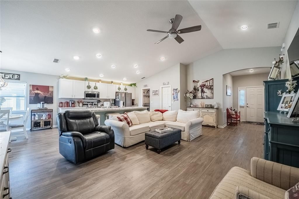 For Sale: $315,000 (4 beds, 2 baths, 1857 Square Feet)