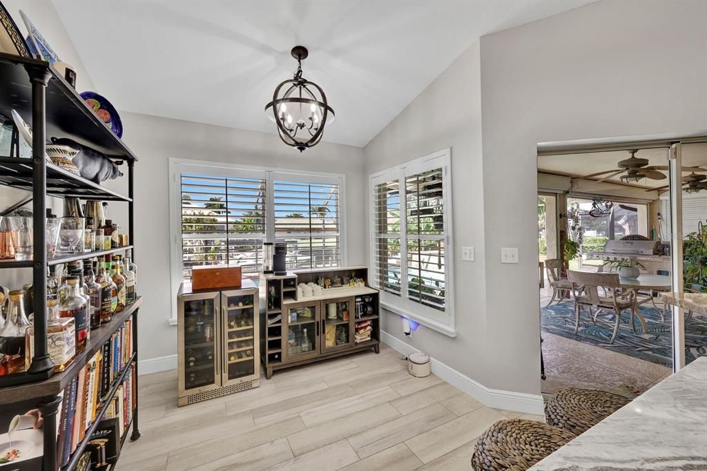 На продажу: $665,000 (3 спален, 2 ванн, 1952 Квадратных фут)