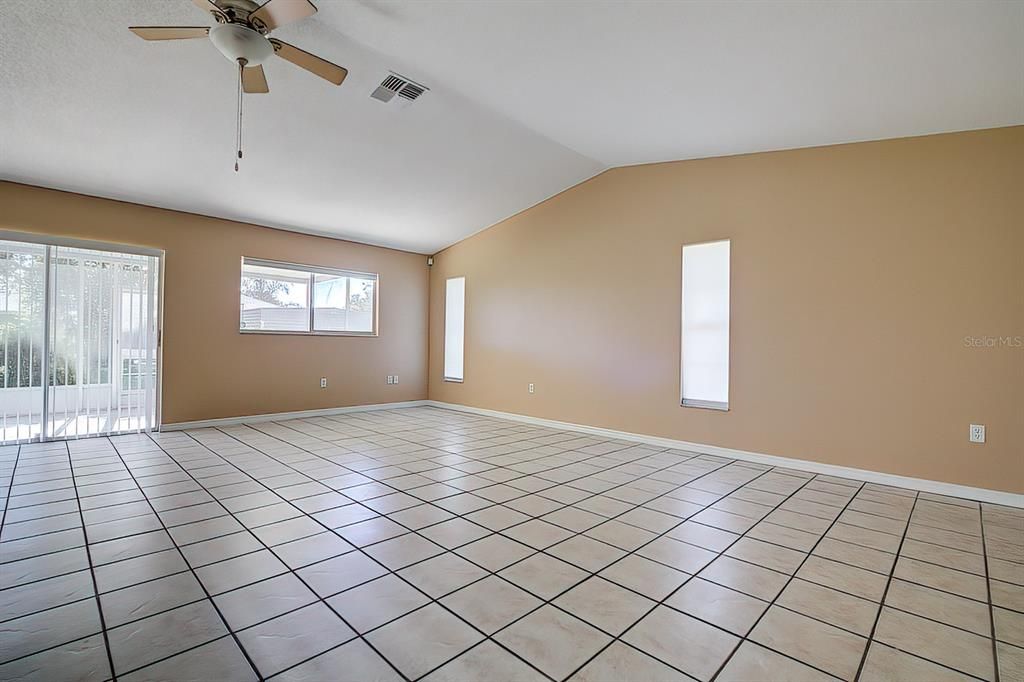 出租: $1,550 (3 贝兹, 2 浴室, 1368 平方英尺)