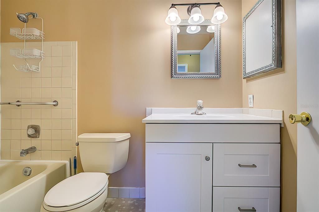 出租: $1,550 (3 贝兹, 2 浴室, 1368 平方英尺)