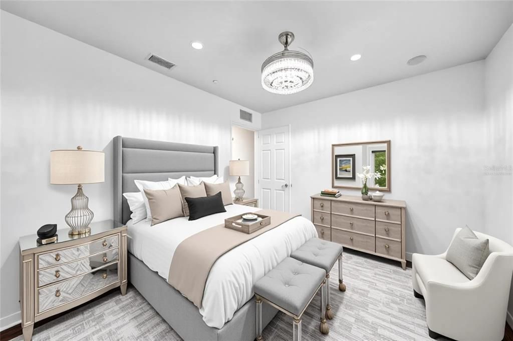 合同活跃: $473,000 (4 贝兹, 2 浴室, 2211 平方英尺)