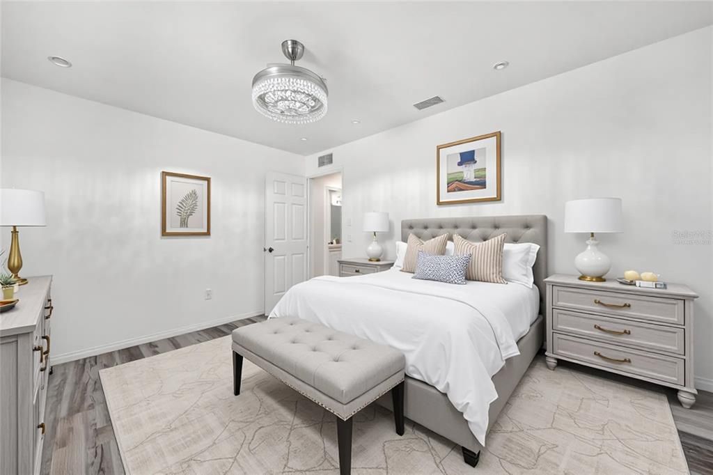 合同活跃: $473,000 (4 贝兹, 2 浴室, 2211 平方英尺)