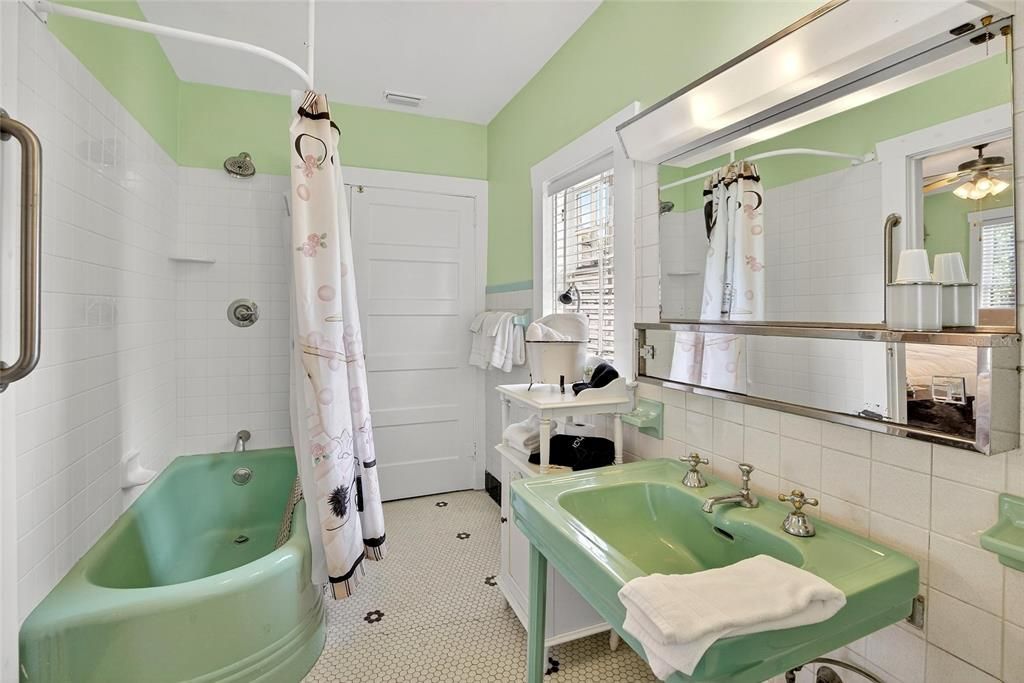 待售: $949,900 (7 贝兹, 8 浴室, 5006 平方英尺)