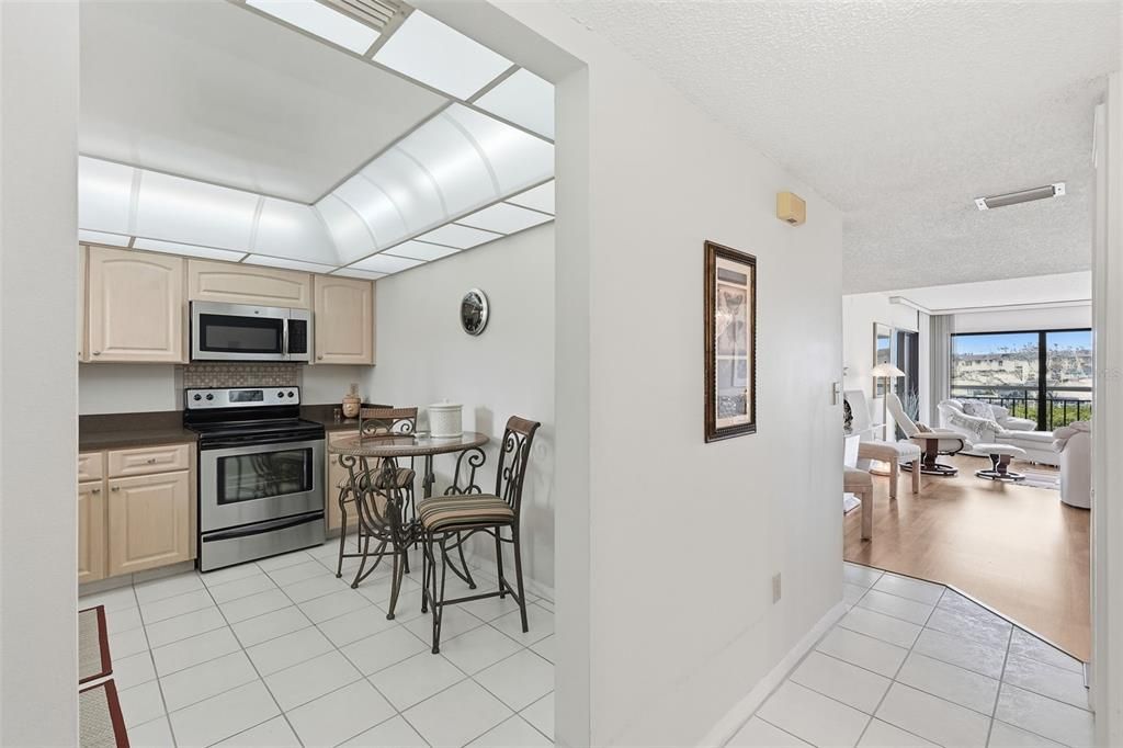 Active With Contract: $299,000 (1 beds, 1 baths, 1050 Square Feet)