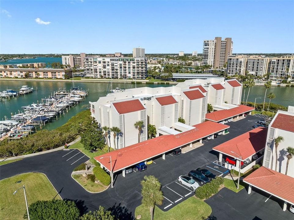 Active With Contract: $299,000 (1 beds, 1 baths, 1050 Square Feet)