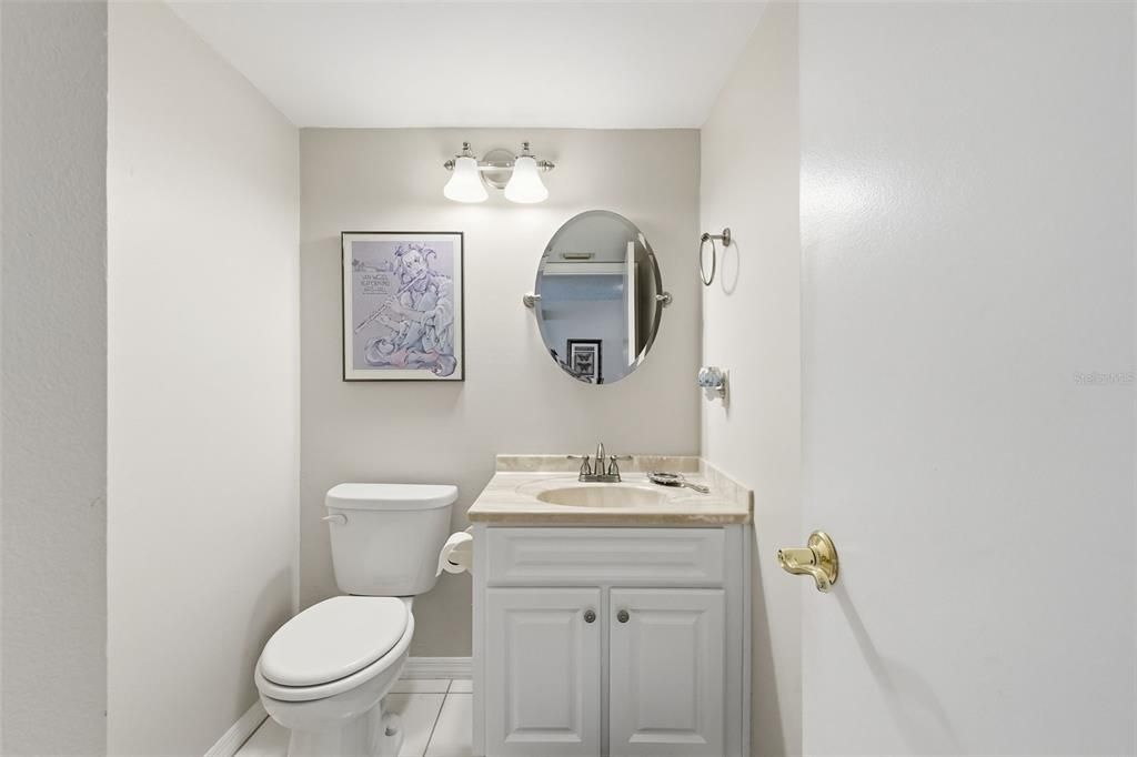 Active With Contract: $299,000 (1 beds, 1 baths, 1050 Square Feet)