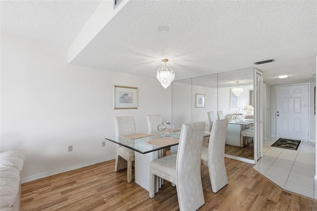 Active With Contract: $299,000 (1 beds, 1 baths, 1050 Square Feet)