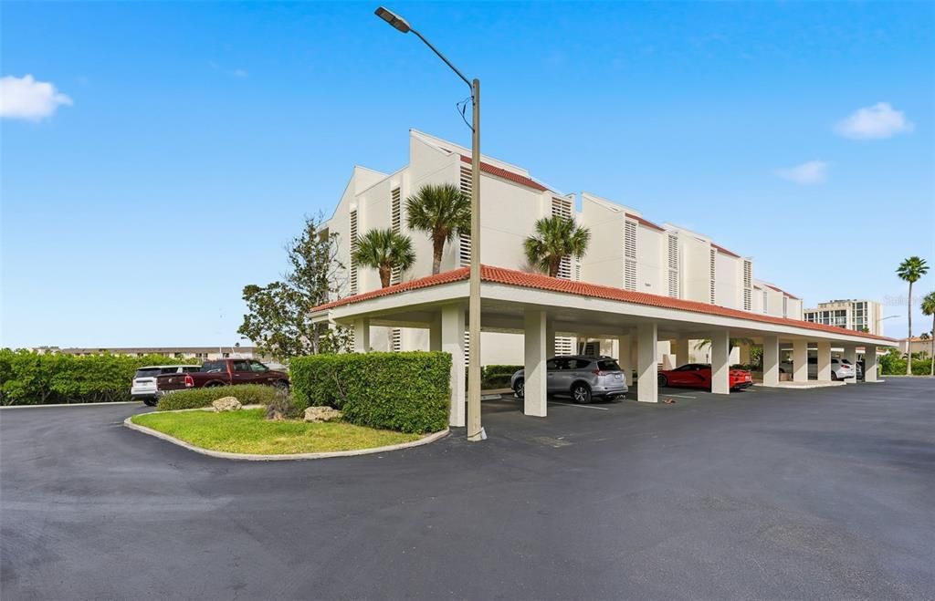 Active With Contract: $299,000 (1 beds, 1 baths, 1050 Square Feet)