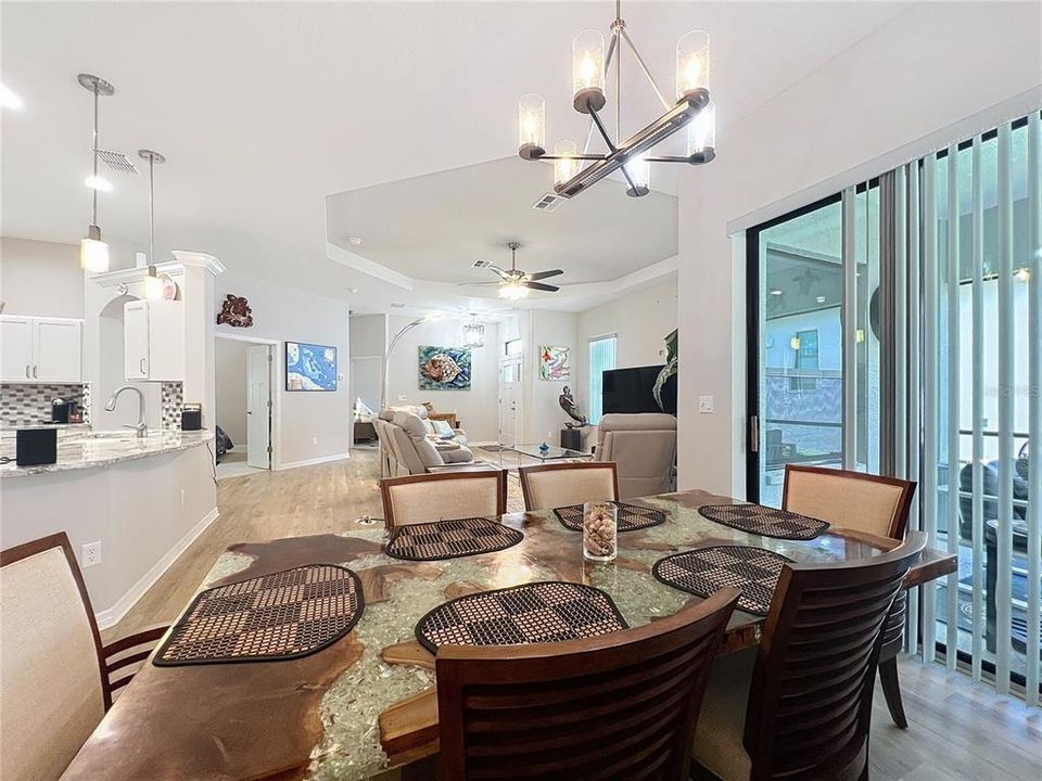 En Venta: $325,000 (3 camas, 2 baños, 1833 Pies cuadrados)