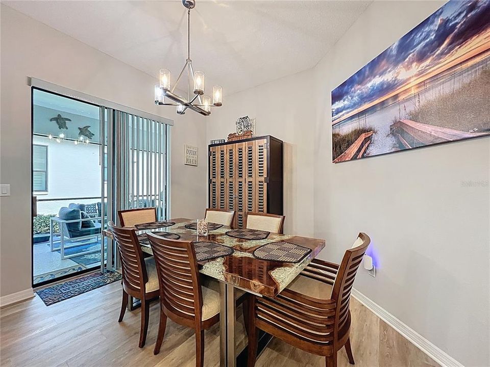 En Venta: $325,000 (3 camas, 2 baños, 1833 Pies cuadrados)