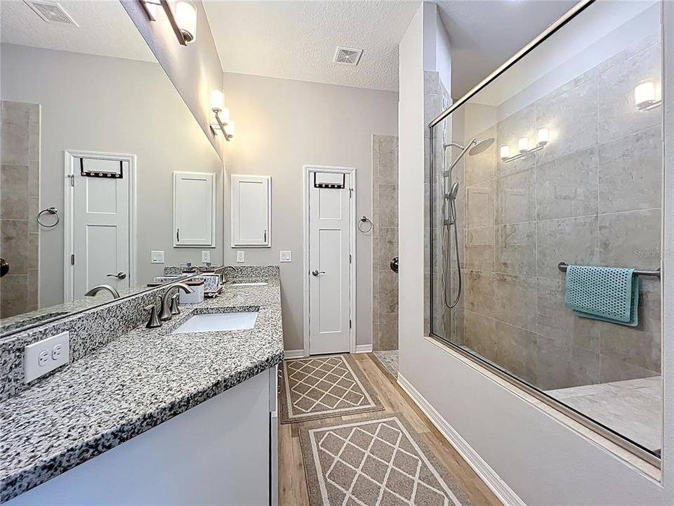 En Venta: $325,000 (3 camas, 2 baños, 1833 Pies cuadrados)