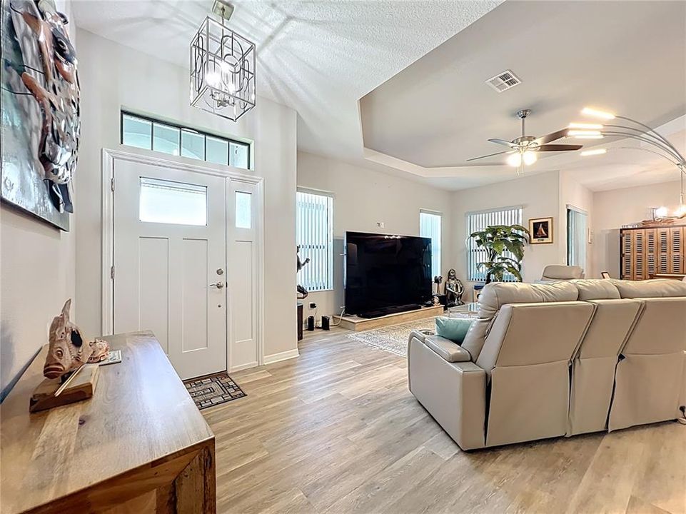 En Venta: $325,000 (3 camas, 2 baños, 1833 Pies cuadrados)