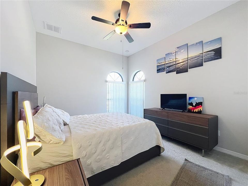 En Venta: $325,000 (3 camas, 2 baños, 1833 Pies cuadrados)