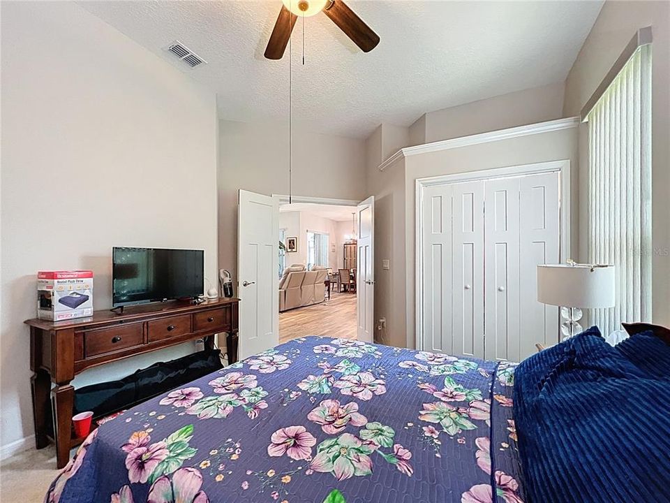 En Venta: $325,000 (3 camas, 2 baños, 1833 Pies cuadrados)